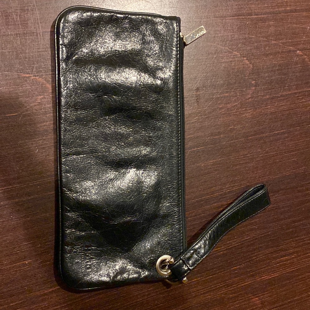 Hobo, international black, crinkled glaze, leather wristlet